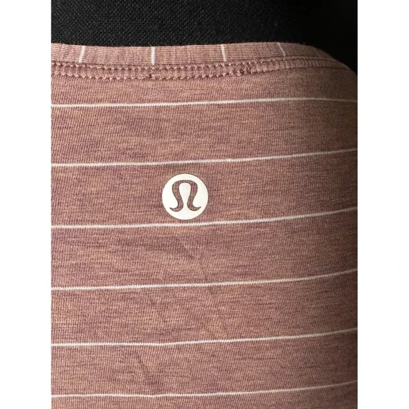 Lululemon Back In Action Short Sleeve Heathered Spiced Chai White Stripe T-Shirt - Picture 4 of 4